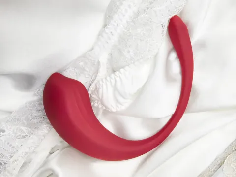 Idyia Flame Ⅰ — Soft, Curved, and Worn Inside